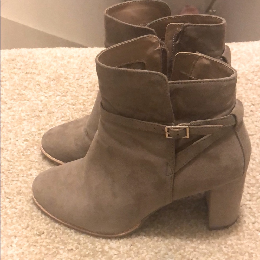 Banana Republic Vegan Suede Block Heel Booties